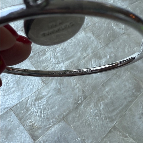 Kate Spade ‘In a Twinkling’ Elegant Silver Hinged Locking Bracelet Sparkle Charm - Picture 4 of 5
